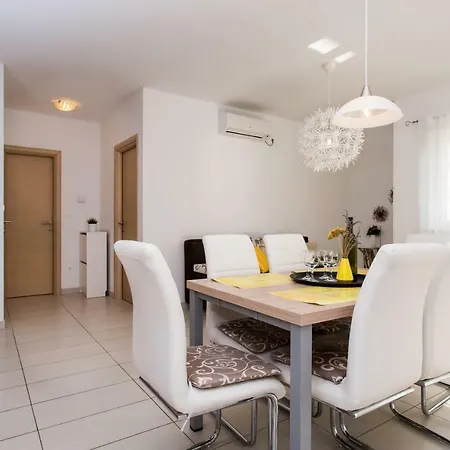 Matea I Lejlighed Baška