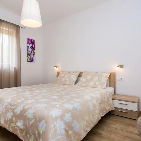 Matea I Lejlighed Baška