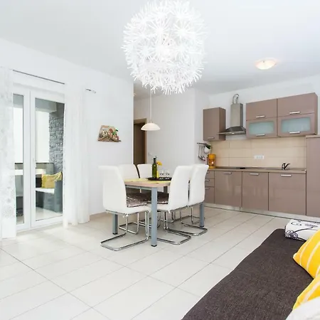 アパート Matea I